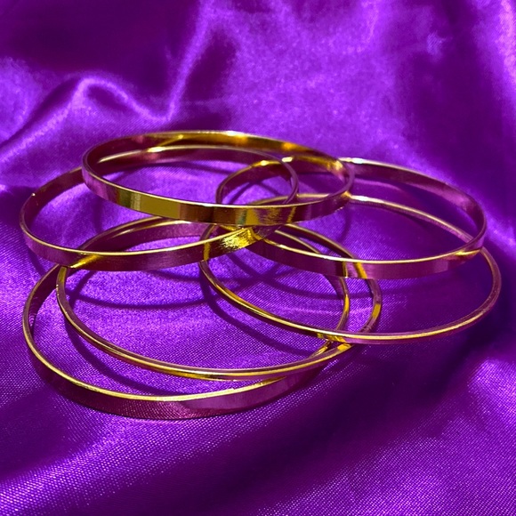 Jewelry - Bangles gold tone